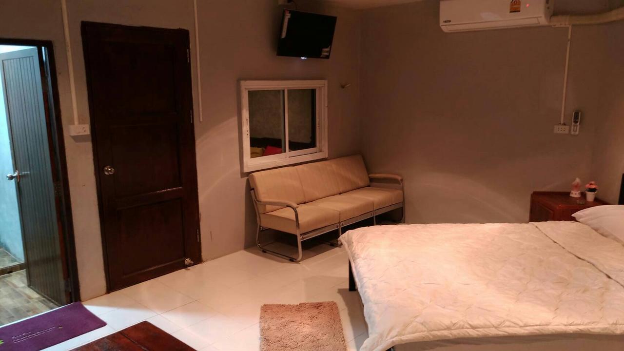 Pk Hostel Phra Nakhon Si Ayutthaya Exterior photo
