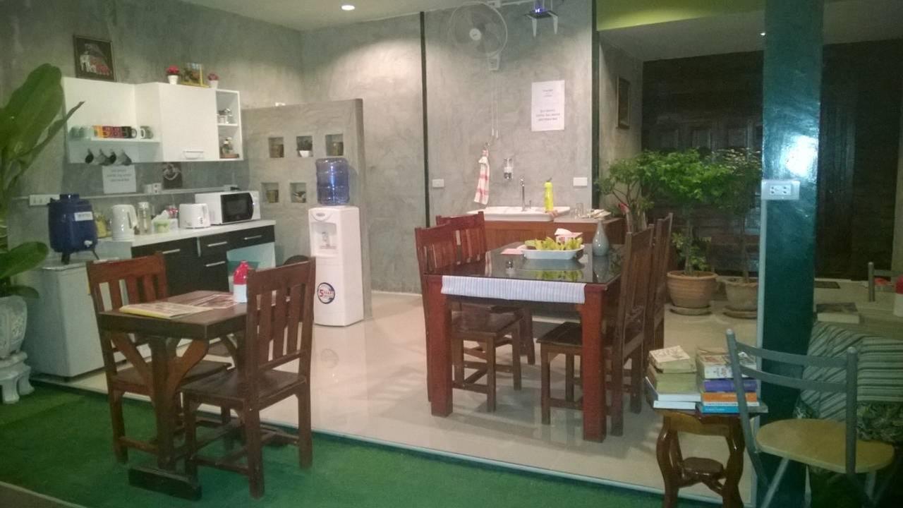Pk Hostel Phra Nakhon Si Ayutthaya Exterior photo